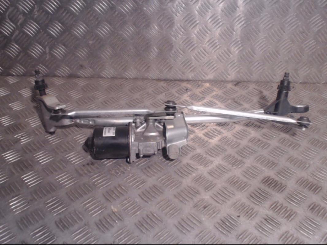 Motor de limpiaparabrisas delantero