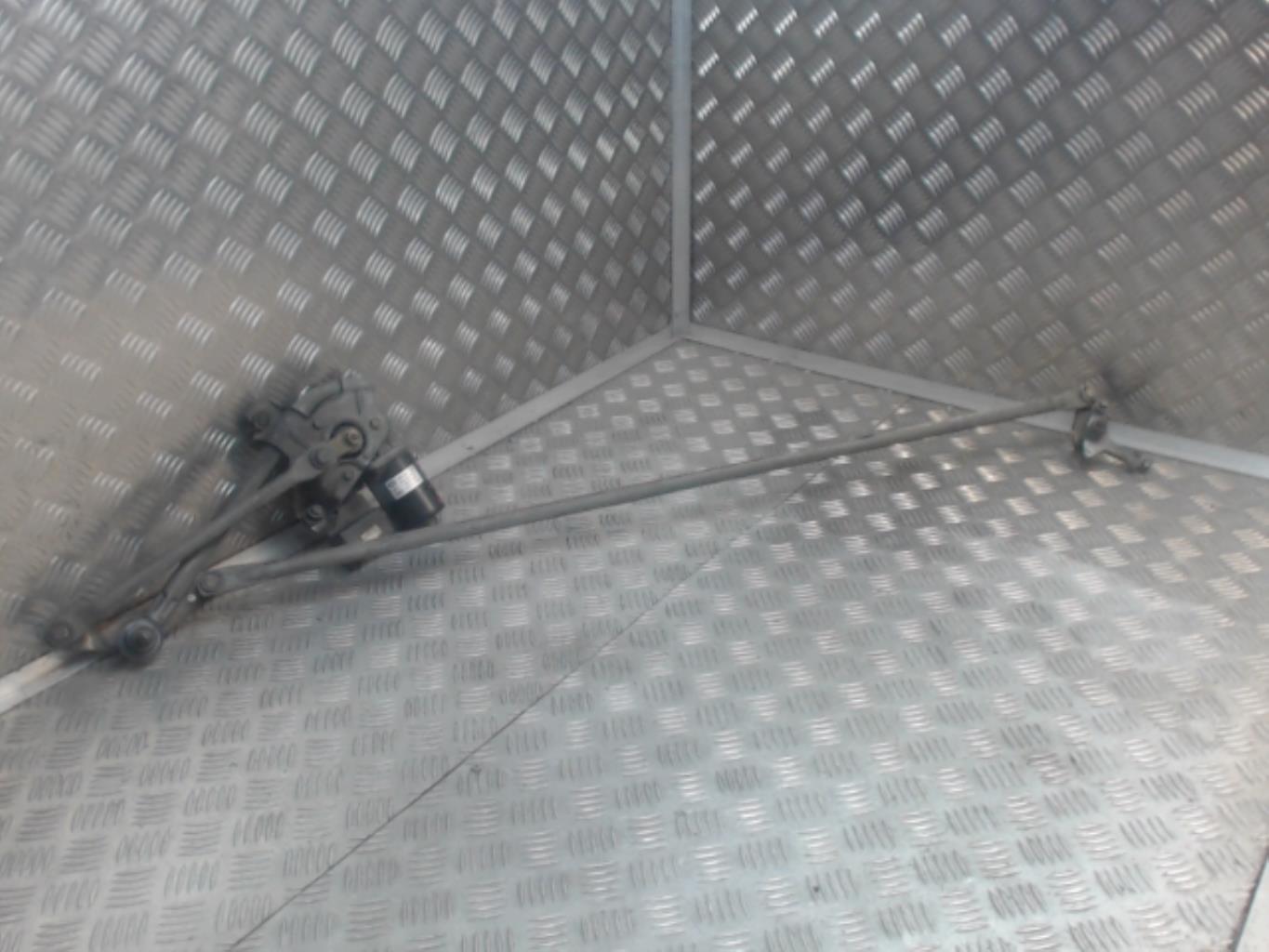 Moteur essuie glace avant