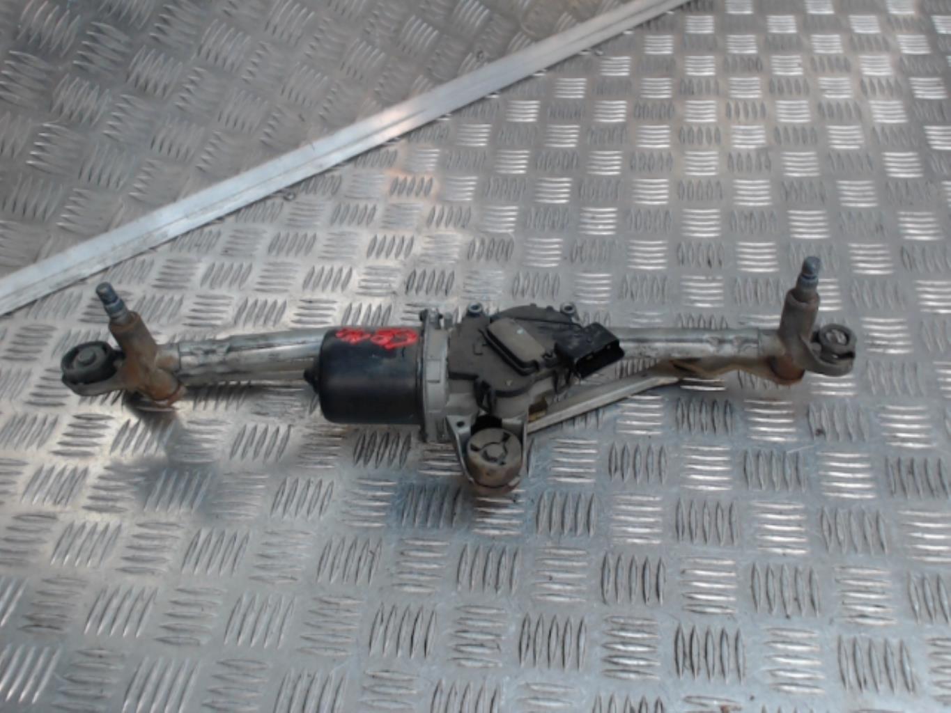 Moteur essuie glace avant