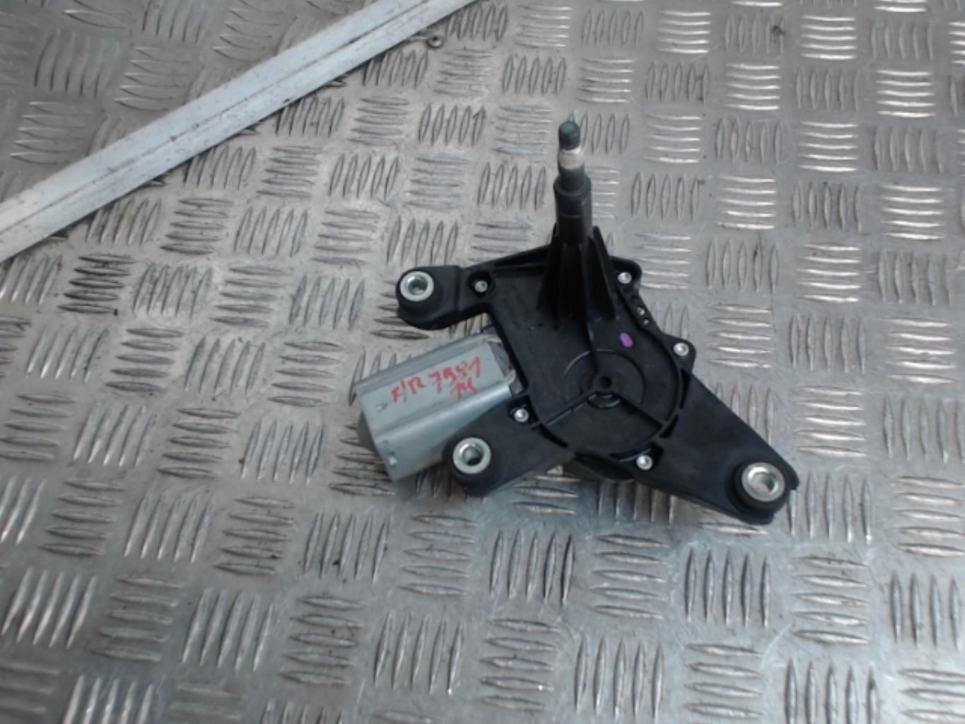 Motore tergicristallo anteriore