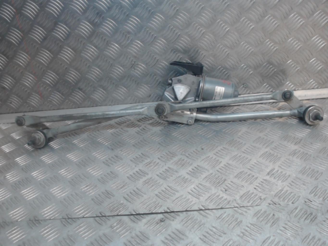 Motore tergicristallo anteriore