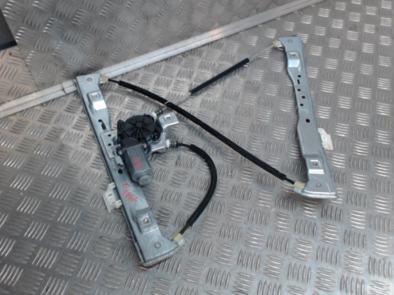Leve vitre electrique avant droit