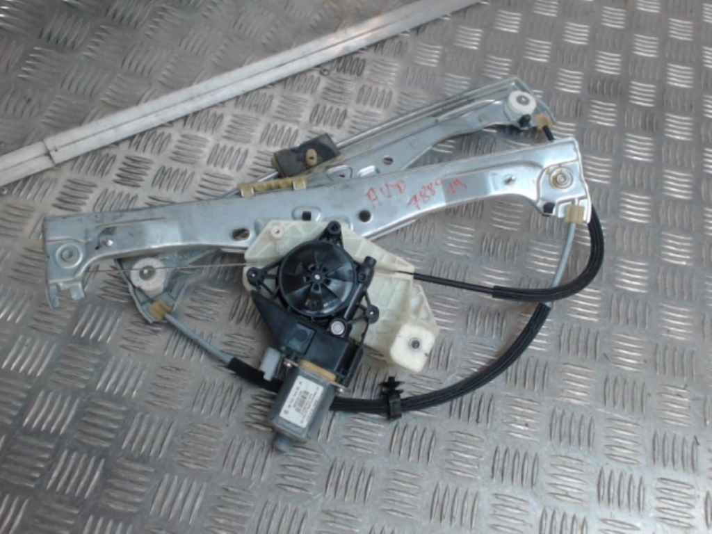 Elevalunas eléctrico delantero derecho