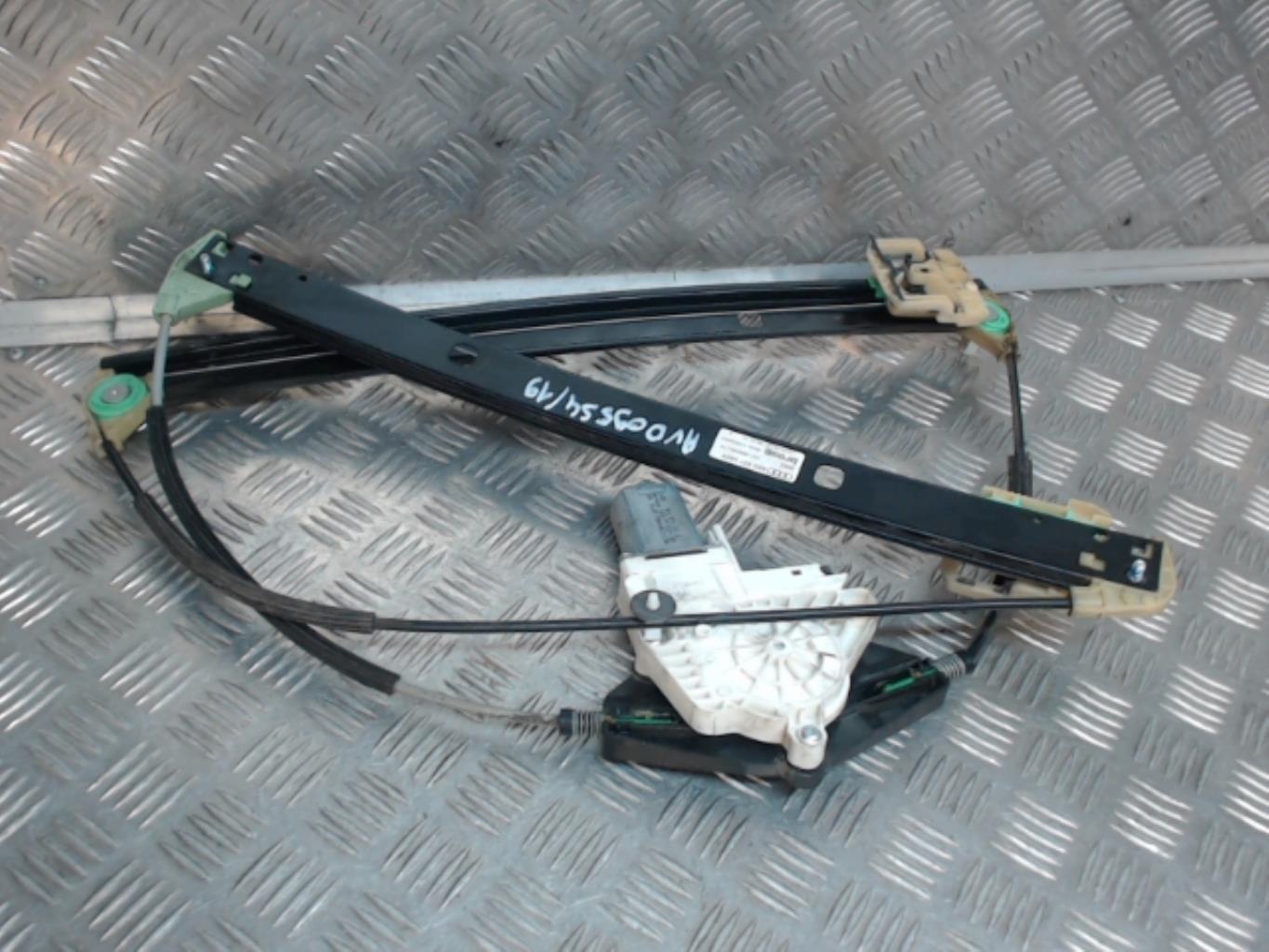 Leve vitre electrique avant droit