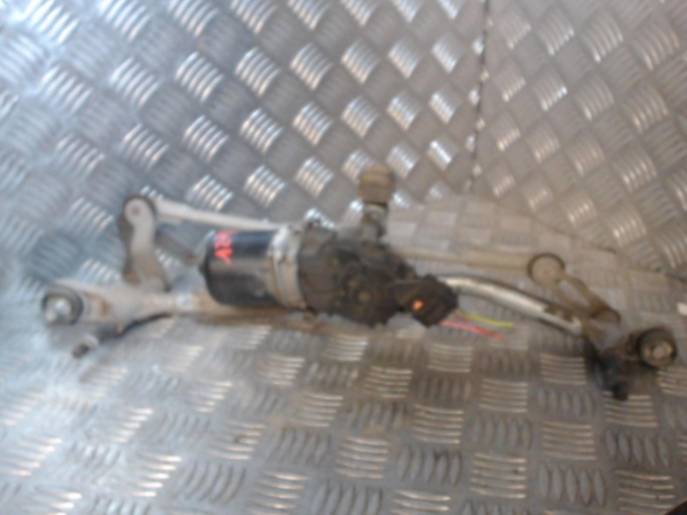 Moteur essuie glace avant