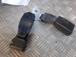 Attache ceinture arriere gauche