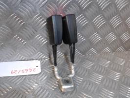 Attache ceinture arriere centrale