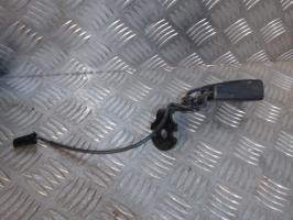 Attache ceinture arriere droit