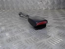 Attache ceinture avant gauche