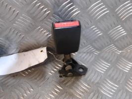 Attache ceinture arriere droit