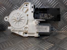 Moteur leve vitre avant droit