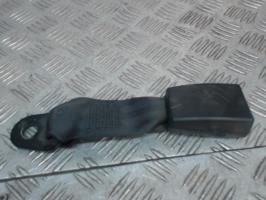 Attache ceinture arriere gauche