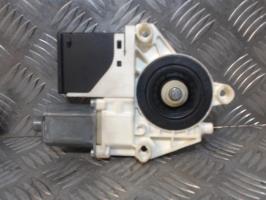 Moteur leve vitre avant gauche
