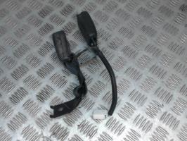Attache ceinture arriere droit