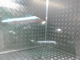 Vitre avant droit