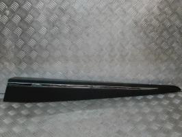 Baguette de porte avant gauche