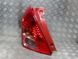 Fanale posteriore principale sinistro (luci)