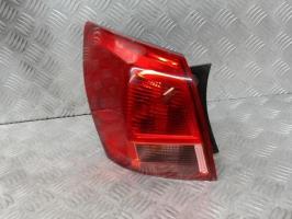 Fanale posteriore principale sinistro (luci)