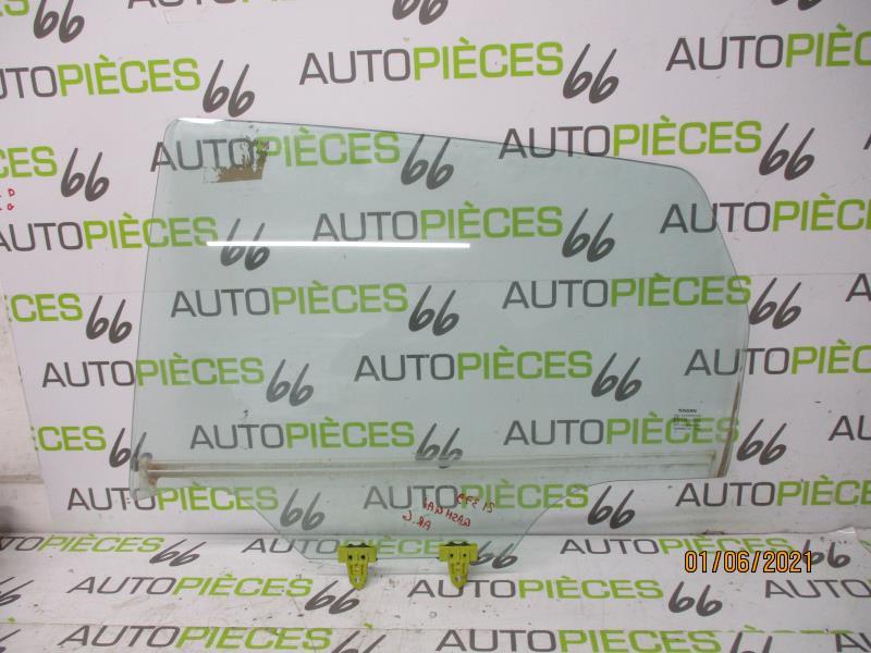 Vetro posteriore sinistro
