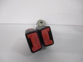Attache ceinture arriere centrale