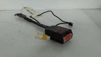 Attache ceinture avant droit
