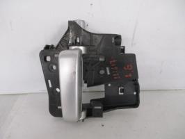 Poignee interieur porte laterale gauche