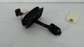 Arresto portiera anteriore destra
