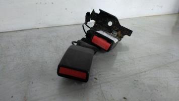 Attache ceinture arriere gauche