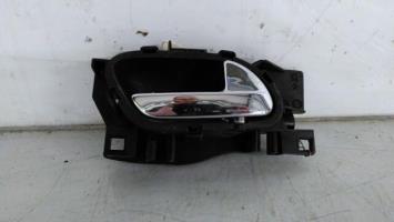Tirador interior delantero derecho