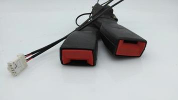 Attache ceinture arriere droit