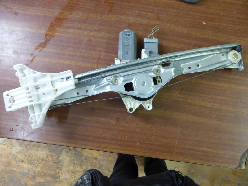 Leve vitre electrique arriere gauche