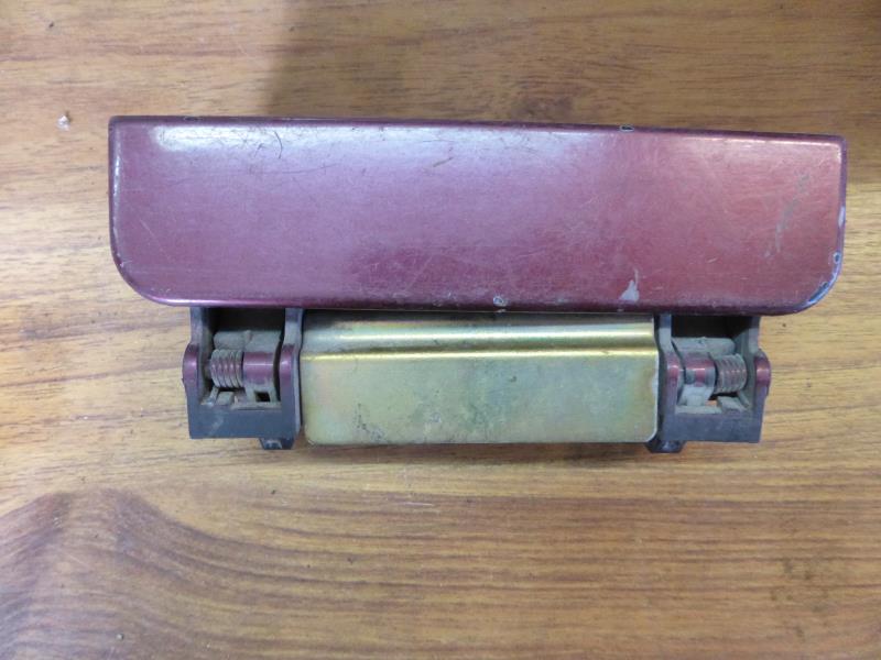 Poignee porte avant droit