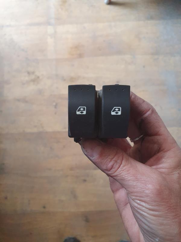 Interrupteur de leve vitre