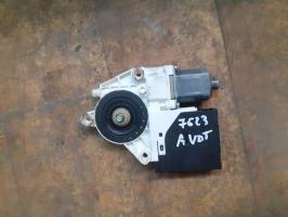 Moteur leve vitre avant droit