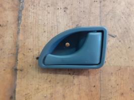 Poignee interieur avant droit