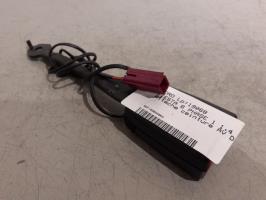Attache ceinture avant droit