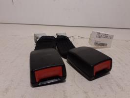 Attache ceinture arriere centrale
