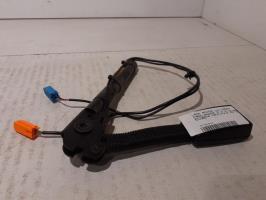 Attache ceinture avant droit