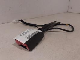 Attache ceinture avant gauche