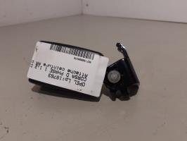 Attache ceinture arriere centrale