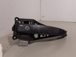 Poignee porte avant gauche