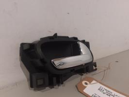 Poignee interieur avant droit
