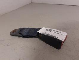 Attache ceinture arriere centrale