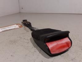 Attache ceinture avant gauche