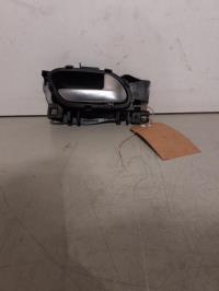 Poignee interieur avant droit