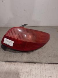 Feu arriere principal droit (feux)