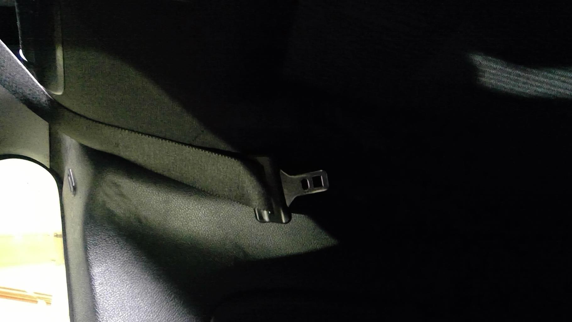 Ceinture arriere droit
