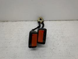 Attache ceinture arriere centrale
