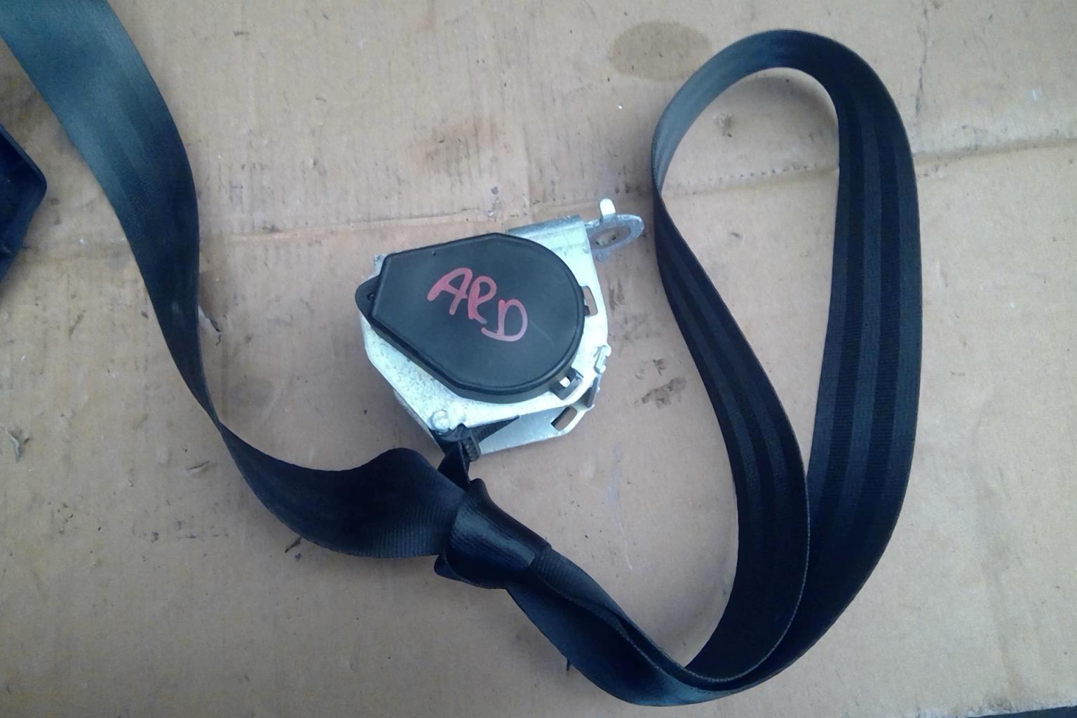 Ceinture arriere droit