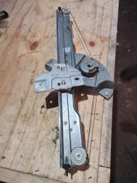 Leve vitre electrique avant droit